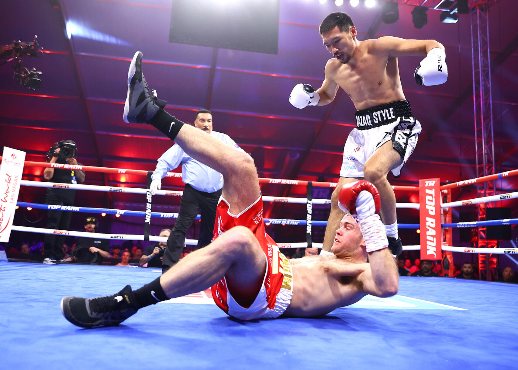 Janibek Alimkhanuly v Danny Dignum